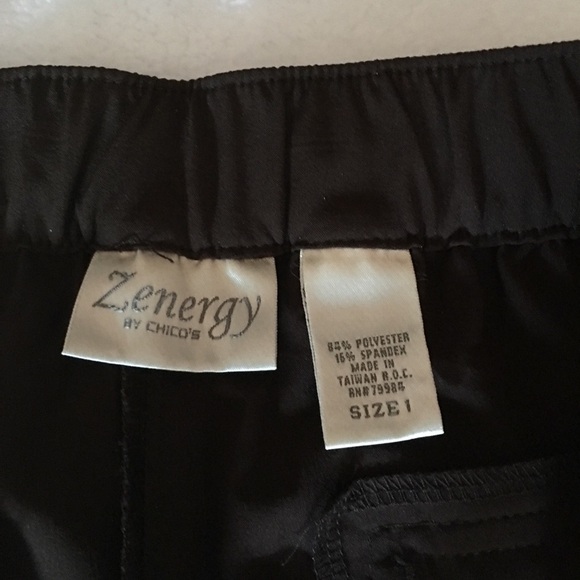 Chico’s Zenergy Vest with matching pants - Picture 5 of 6